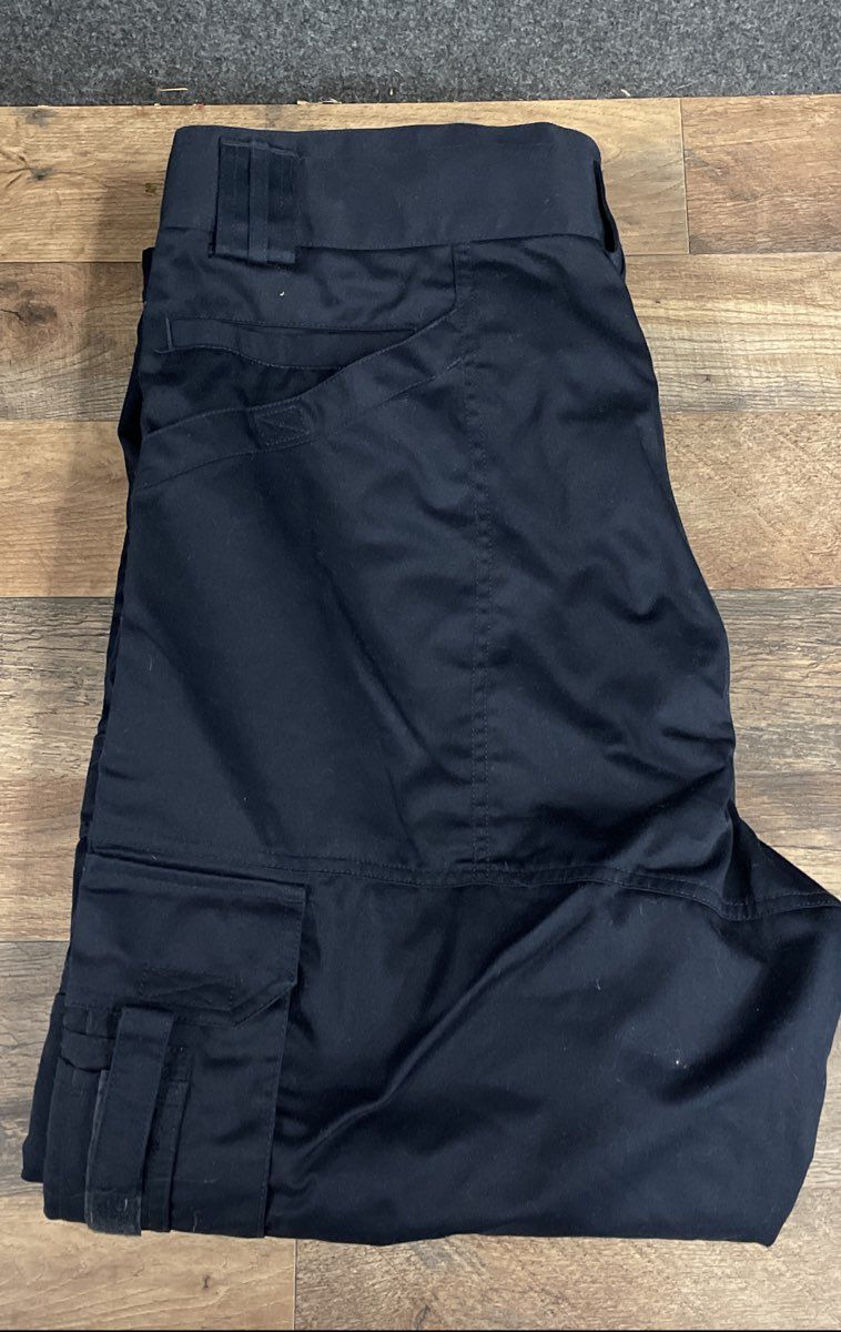 5.11 Tactical Men's Black Tactical Series Cargo Multi-Pocket Work Pants 42x32