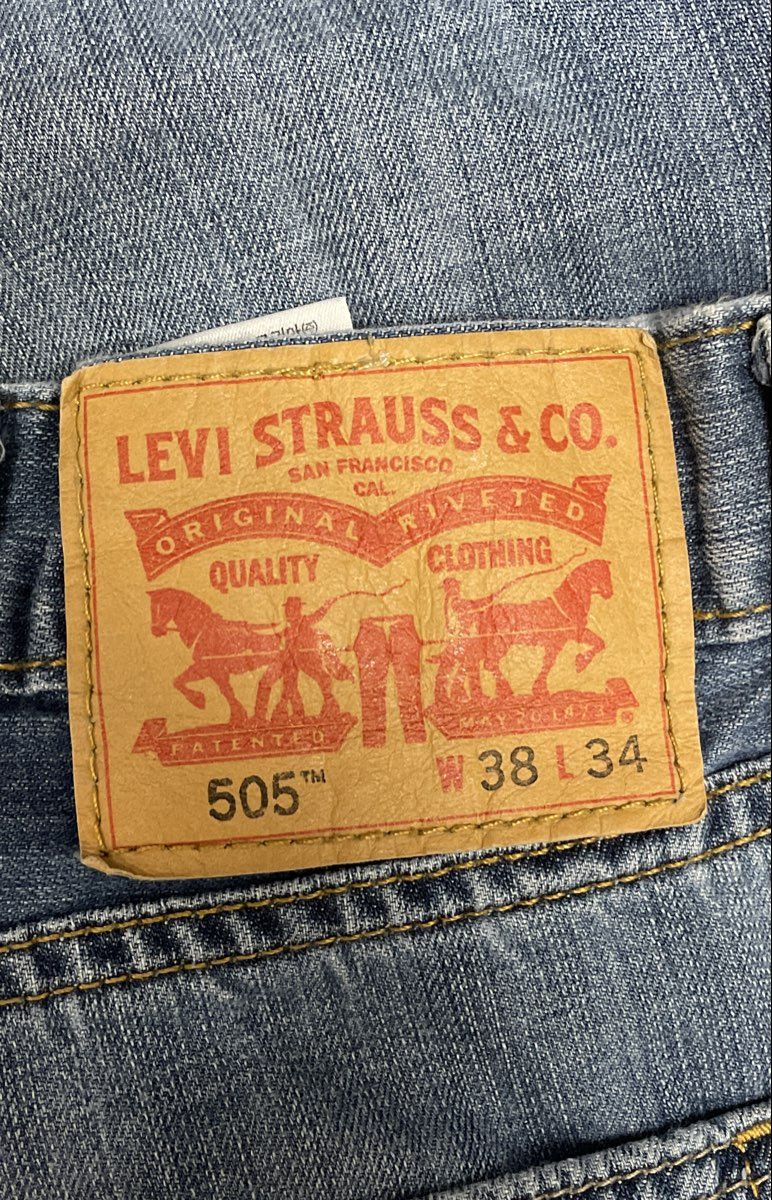 Levi's Men's 505 Regular Fit Light Wash Blue Denim Straight Leg Jeans Sz 38x34