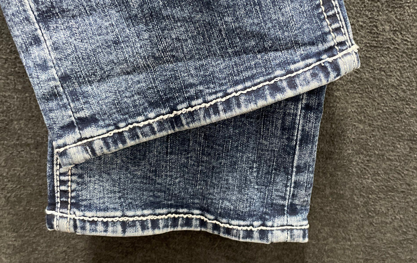 Grace in LA Women's Blue Distressed Cactus Steer Embroidery Easy Fit Jeans Sz 28
