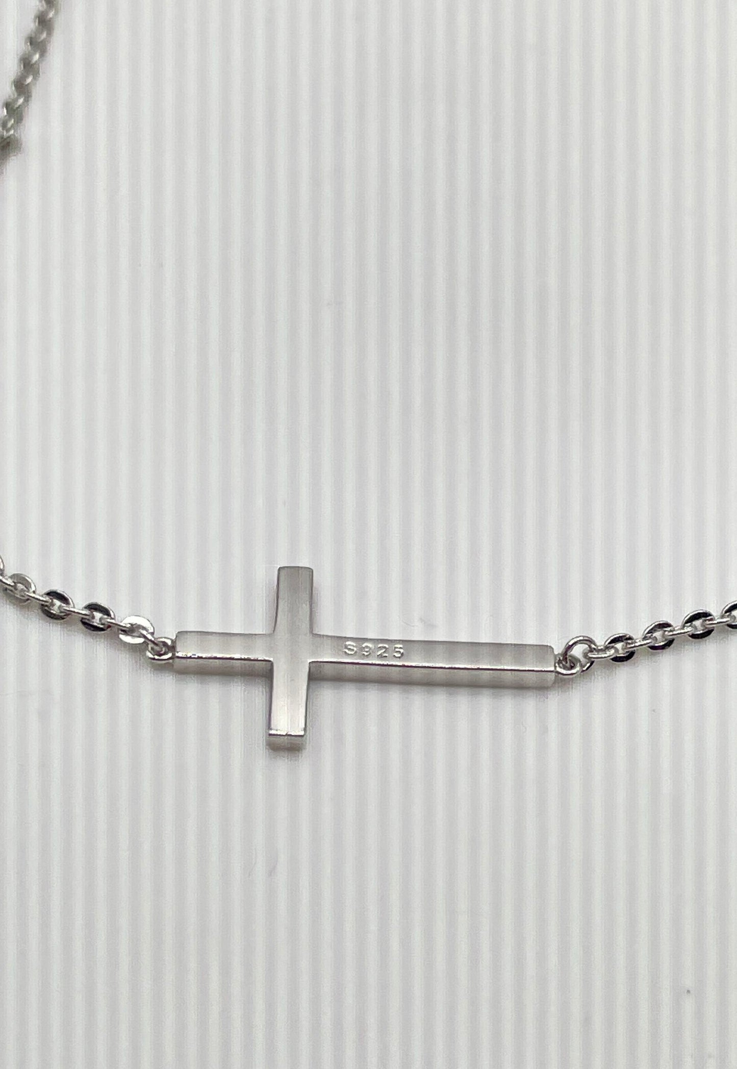 925 Sterling Silver Cross Charm Bracelet 2.4g