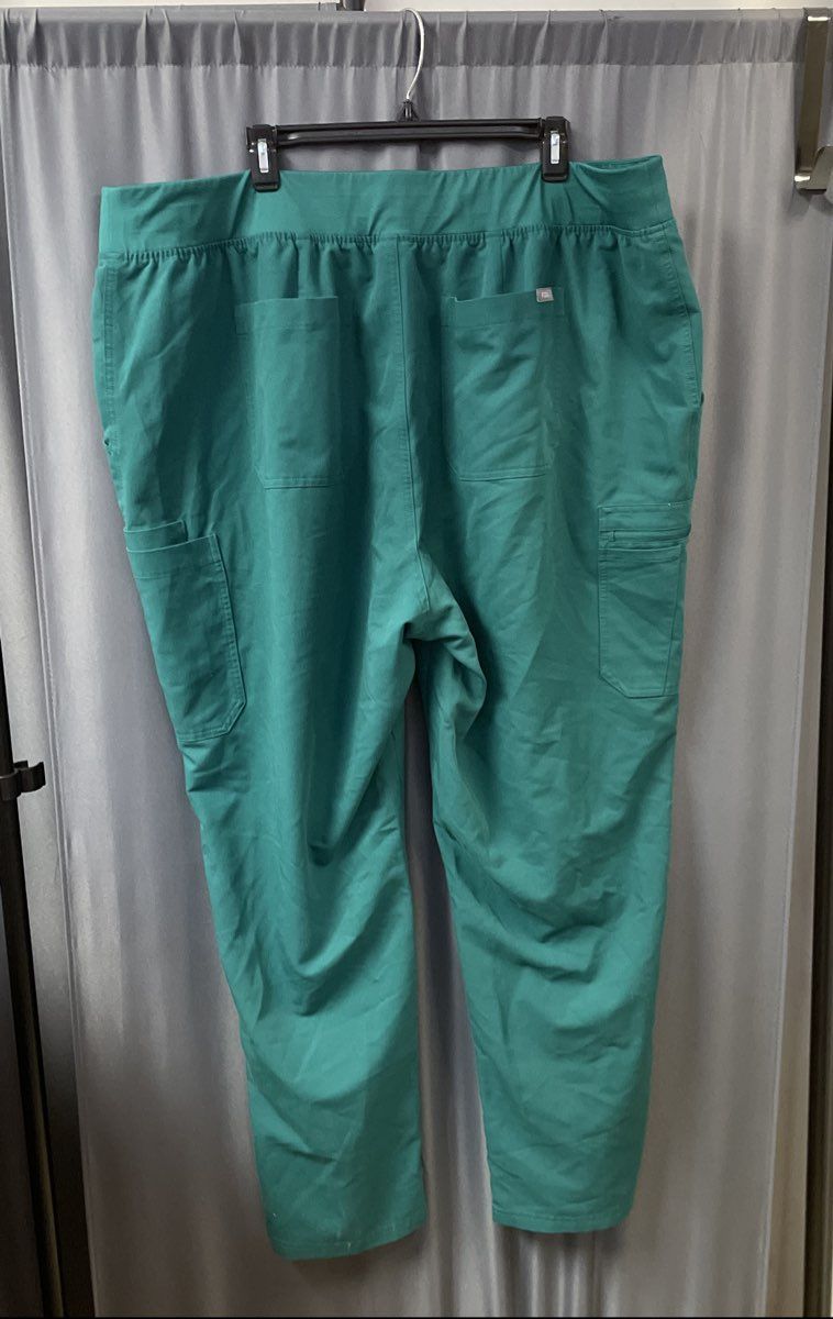 Figs Technical Collection Green Scrub Set Catarina V-Neck Top 5XL Pants 5XLT
