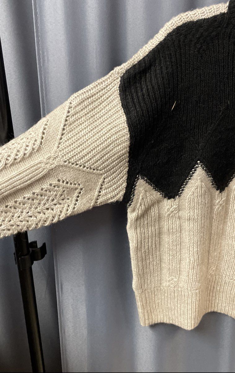 Simply Vera Vera Wang Women's Black Tan Colorblock Mock Neck Sweater PS NWT