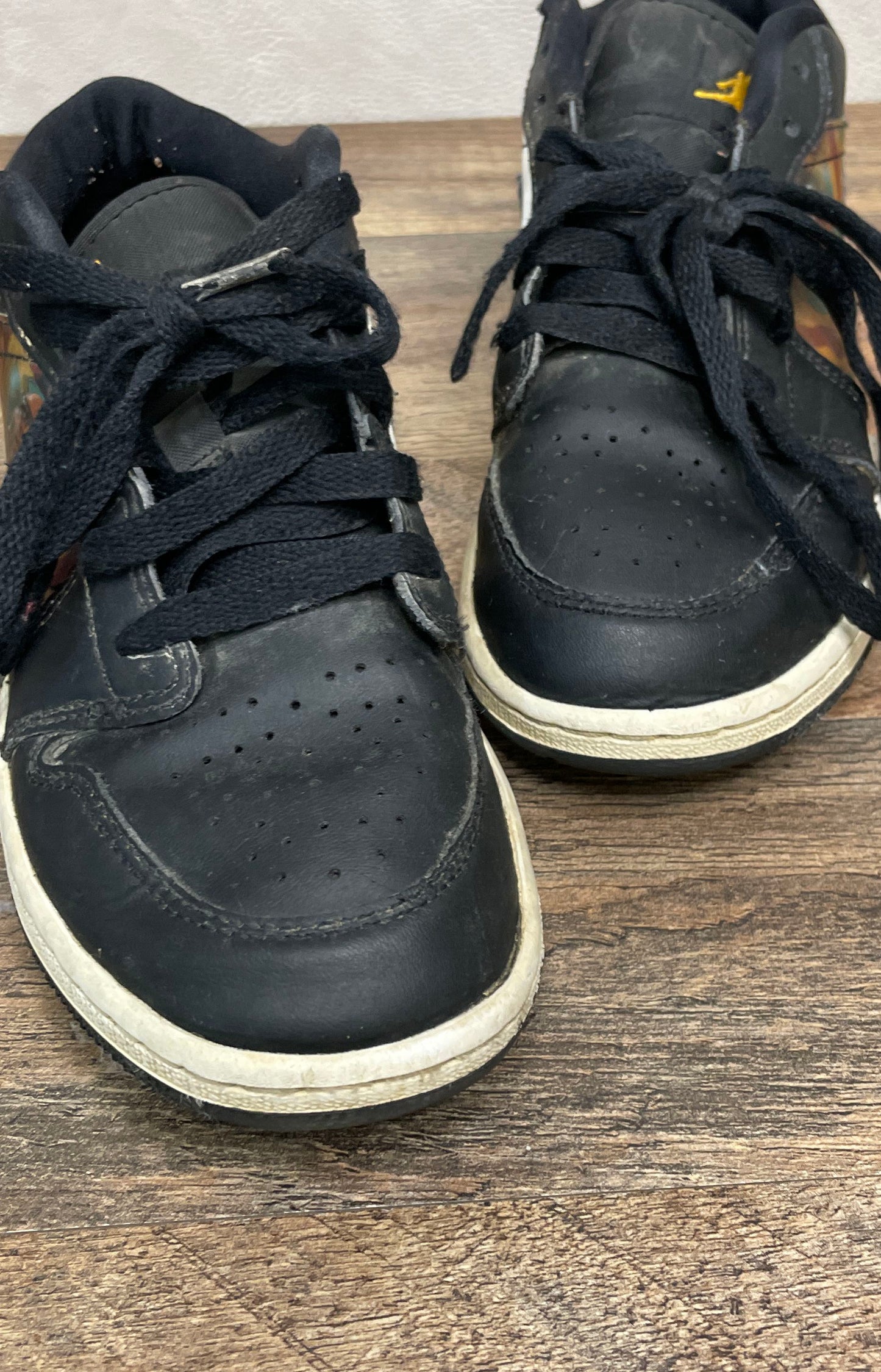 Nike Air Jordan 1 Low SE Sneaker School Graphic Black White Kids Size 4.5Y