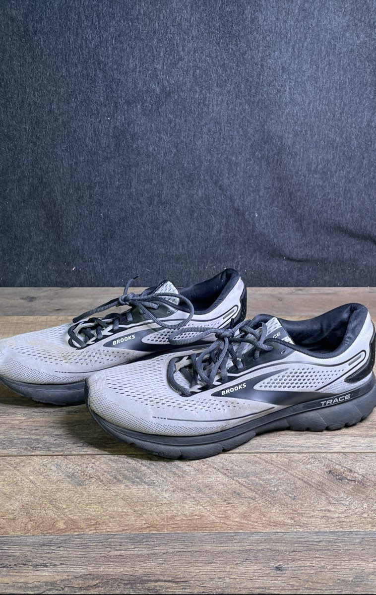 Brooks Trace Grey Black Neutral Running Shoes Men's Size 12 Wide 2E