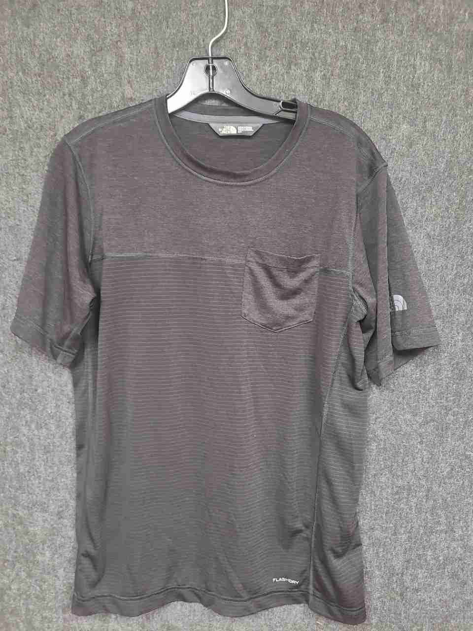 The North Face Men's Gray FlashDry Striped Short Sleeve Pocket T-Shirt Size S