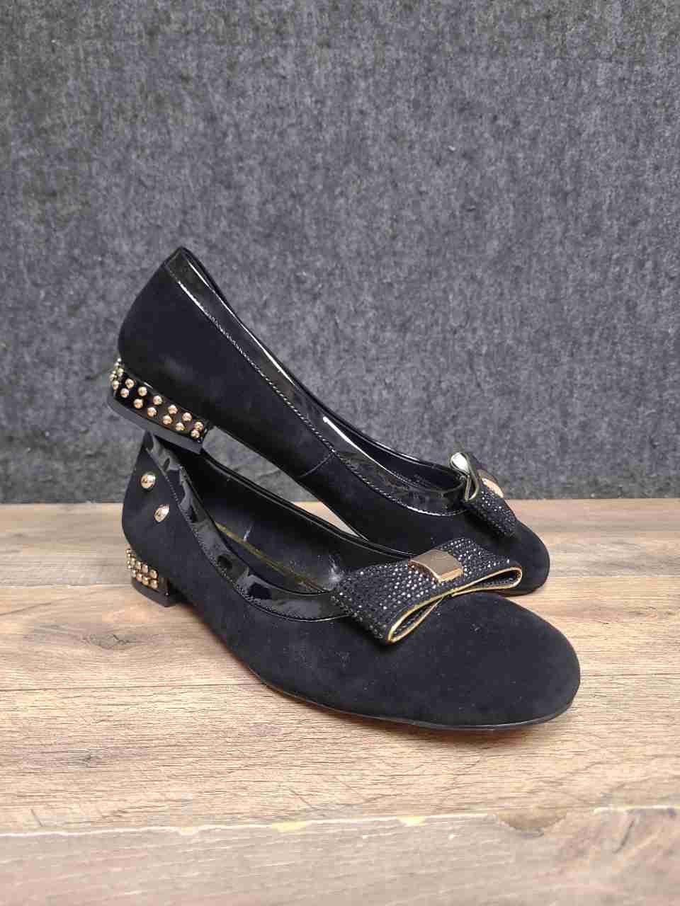Things II Come Black Suede Rhinestone Bow Studded Heel Flats Women's Size 8.5 M