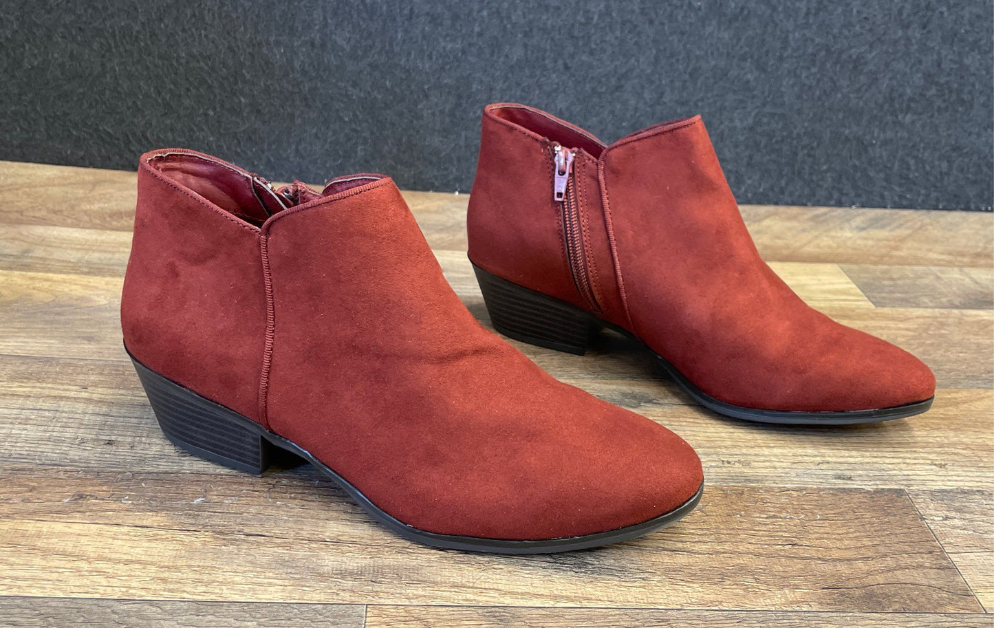 Style & Co Wileyyf1 Auburn Red Faux Suede Ankle Boots Booties Size 9 M