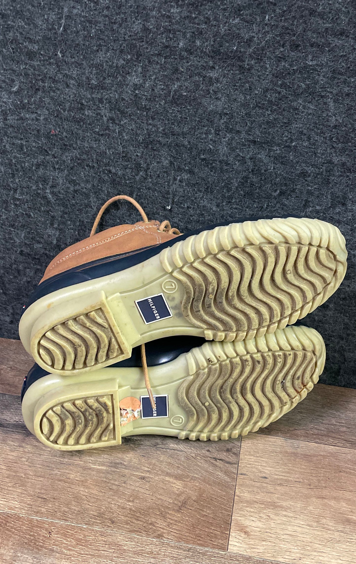 Tommy Hilfiger Navy Blue Tan Low Top Lace Up Duck Boots Women's Size 7