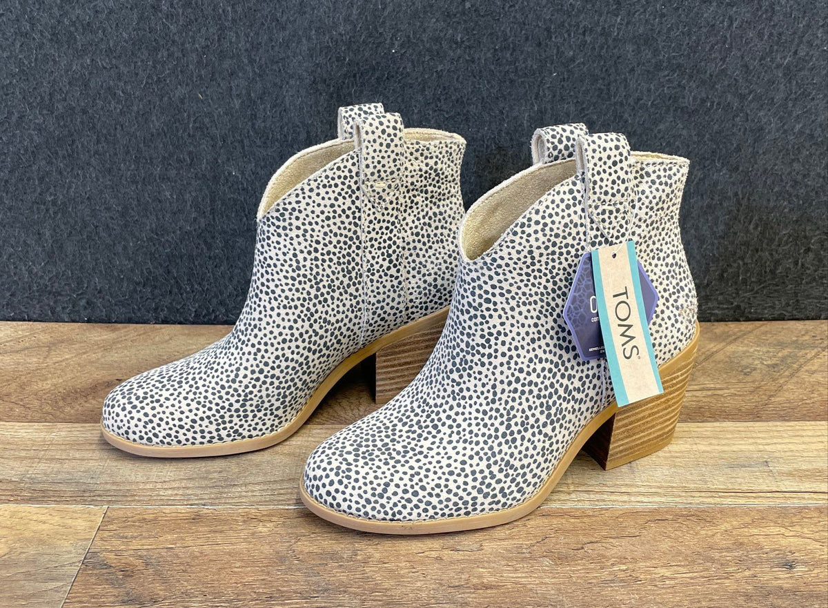 TOMS Kelsey White Grey Dalmatian Spotted Ankle Booties Women's Size 5 NWT