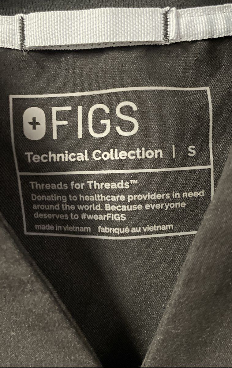 Figs Women's Black Technical Collection V-Neck Scrub Top Sz S