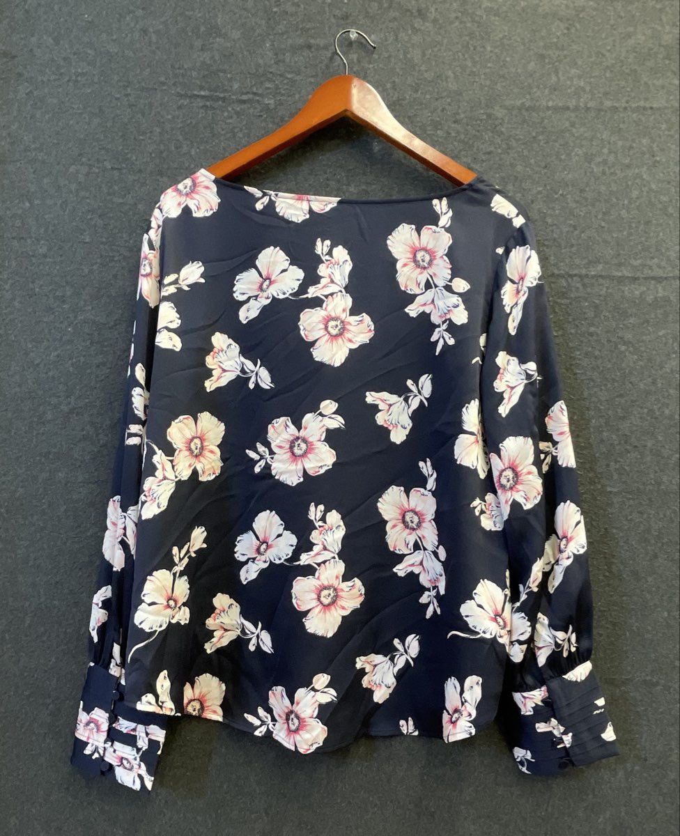 Ann Taylor Women's Navy Blue Floral Long Sleeve Blouse Pleated Cuffs Size XL