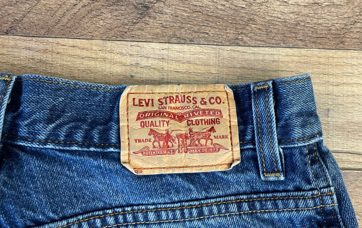Levi's Women's 550 Relaxed Fit Denim Shorts High Rise Medium Wash Blue Size 10