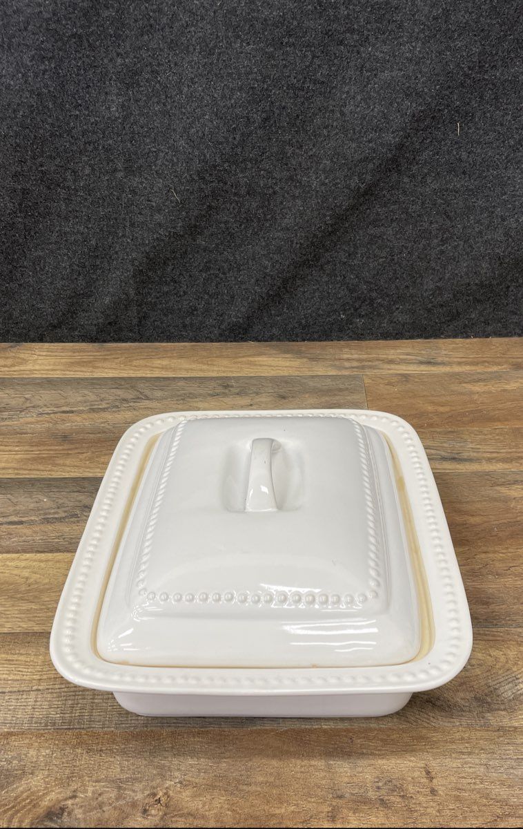 White Ceramic Covered Casserole Dish Rectangular Baker Beaded Rim Large