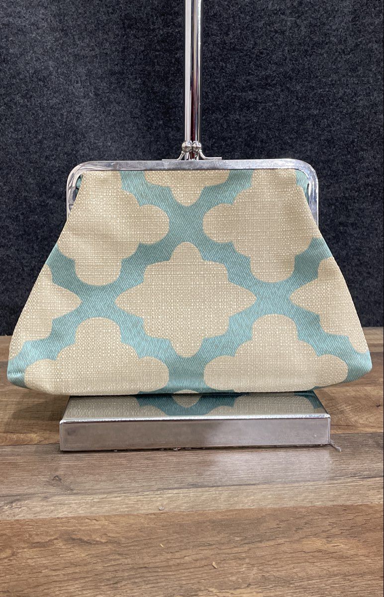 Kat + Duke Blue and White Geometric Woven Fabric Money Bag Kiss Lock Clutch