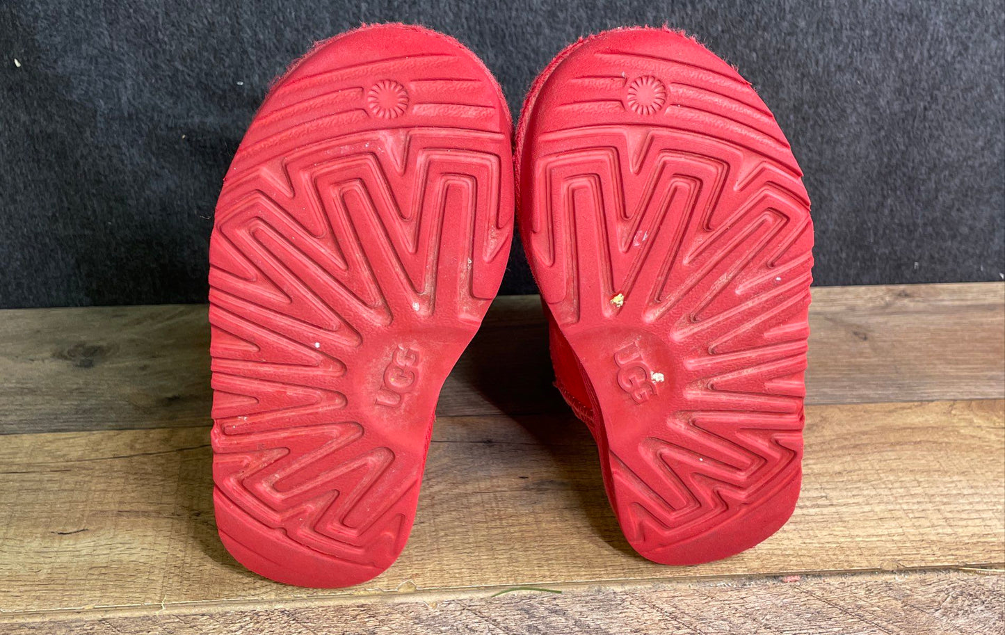 UGG Classic Short II Red Kids Suede Sheepskin Boots Size 10