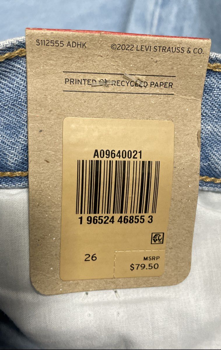Levi's Women's Low Pro Straight Distressed Light Wash Ripped Jeans NWT Sz 26