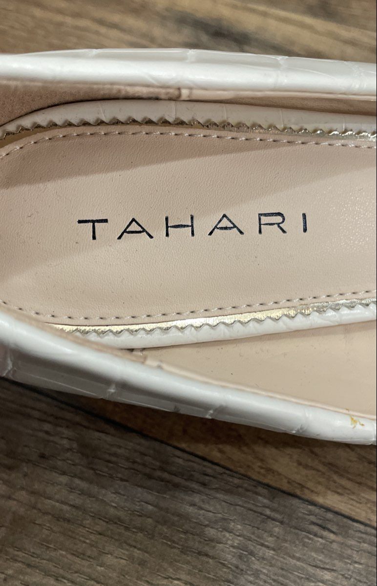 Tahari Sofiya White Croc Embossed Pointed Toe Kitten Heel Pumps Women's Size 7