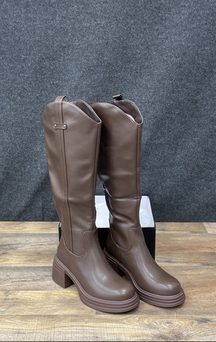 Retro Rise Brown Faux Leather Knee High Platform Boots Women's Size 9 DS