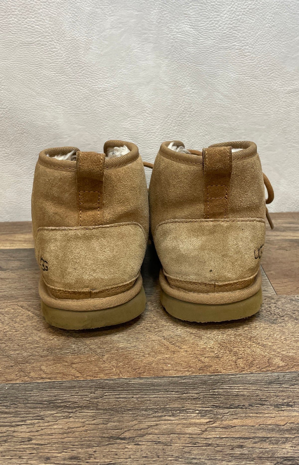 UGG Women's Neumel Chestnut Tan Suede Lace Up Chukka Boots Size 8