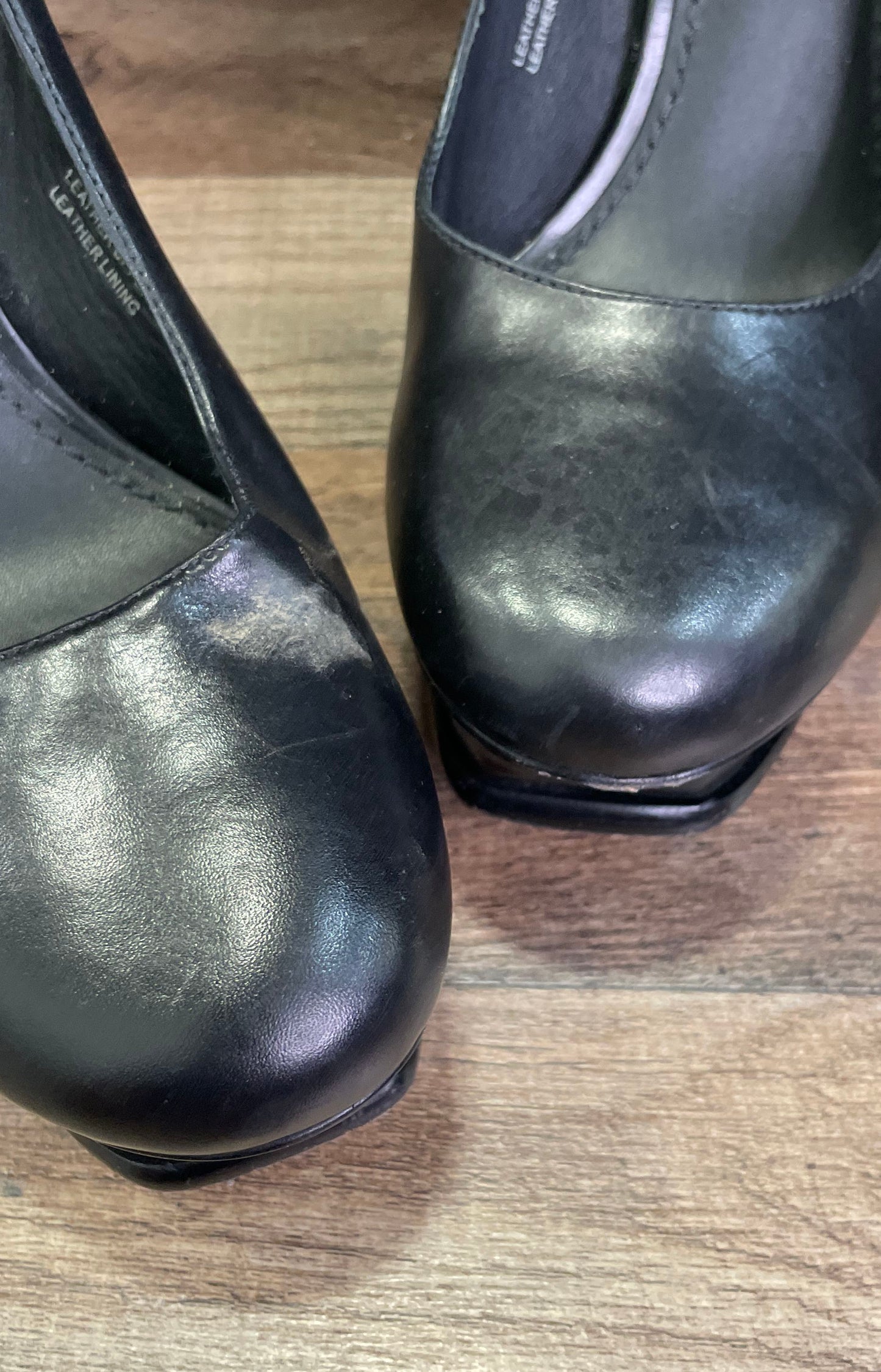 Vera Wang Lavender Black Leather Round Toe Platform Heels Women's Size 8.5M