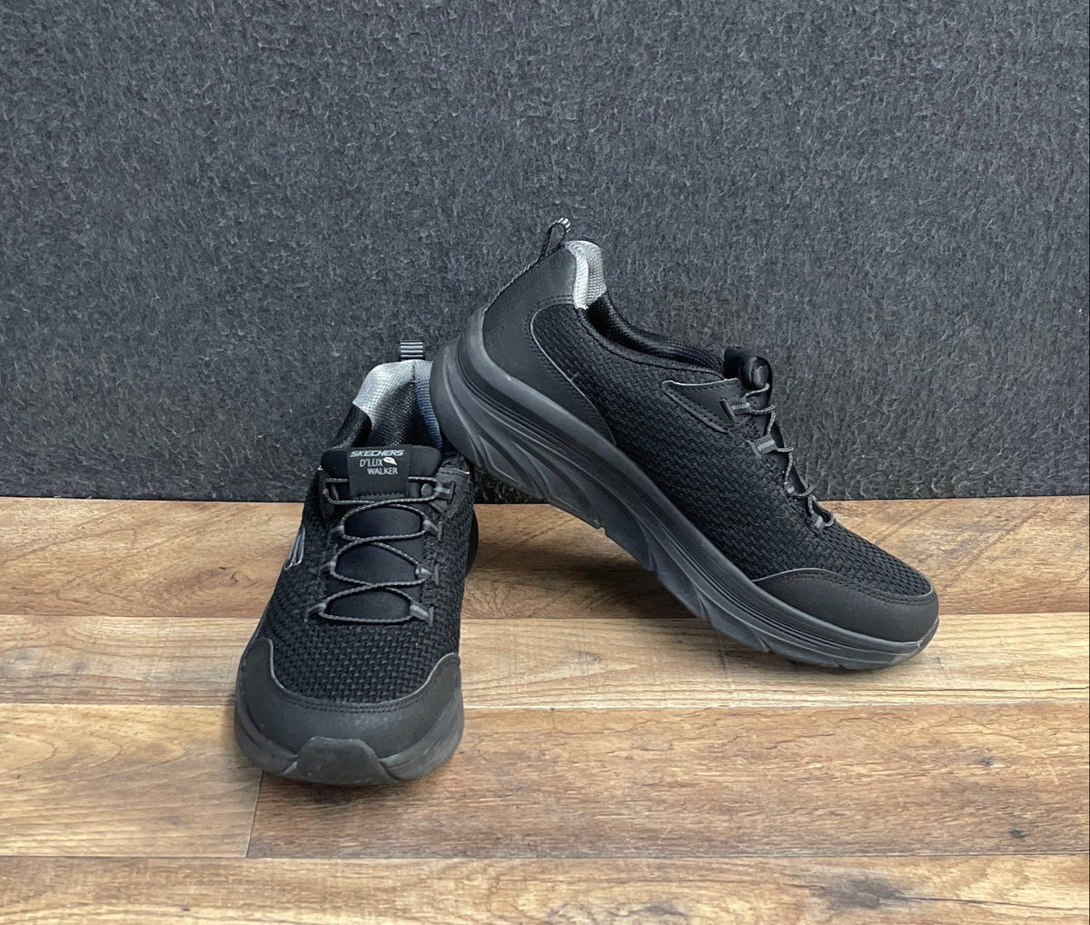 Skechers D'Lux Walker Black 149004 Women's Walking Shoes Size 10