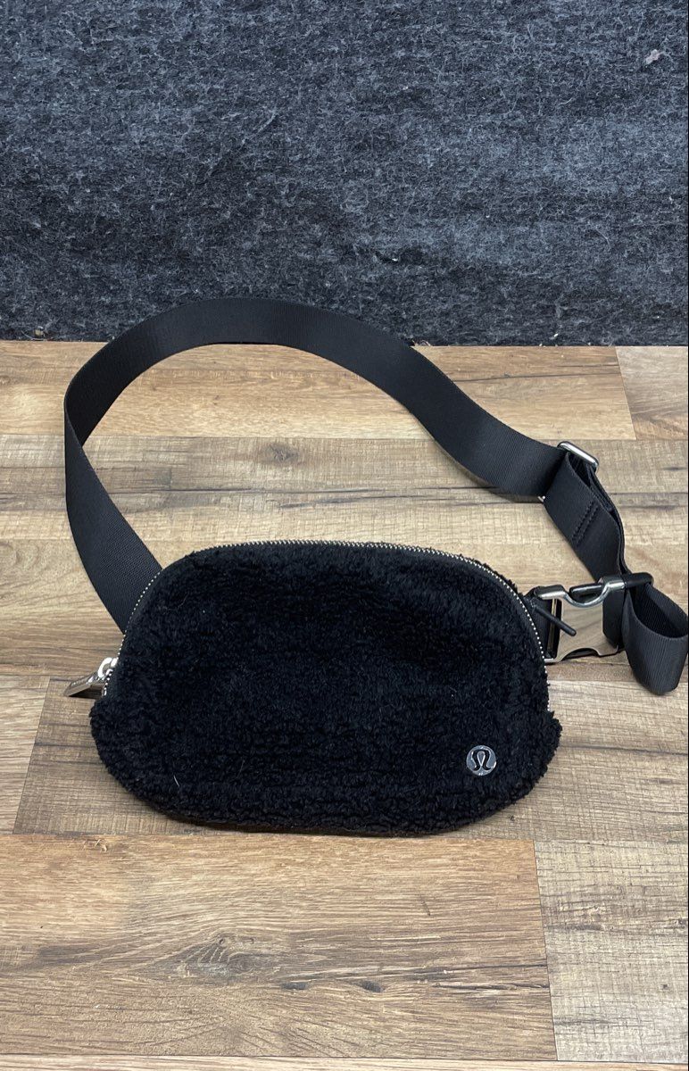 Lululemon Black Fleece Sherpa Everywhere Belt Bag 1L Pouch Silver Hardware