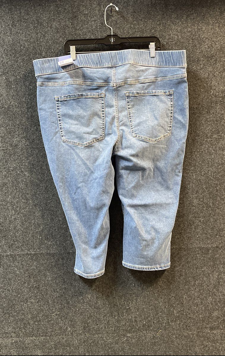 Lane Bryant Women's Light Wash Blue Pull-on Cropped Jeans Teggings Sz 22 NWT