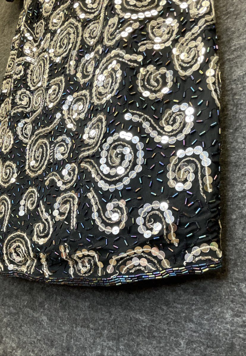 Vintage 80s Women's Black Silver Sequined Beaded Swirl Cocktail Sheath Dress