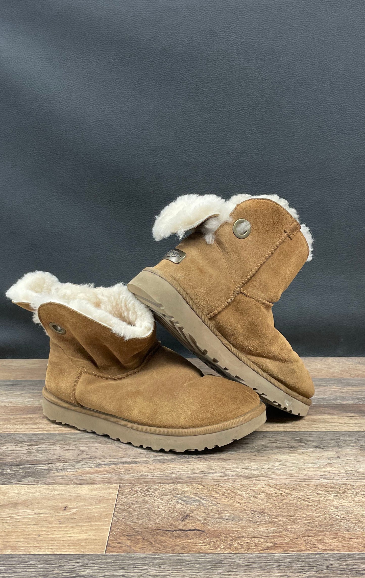 UGG Bailey Button Chestnut Suede Shearling Ankle Boots Womens Size 7