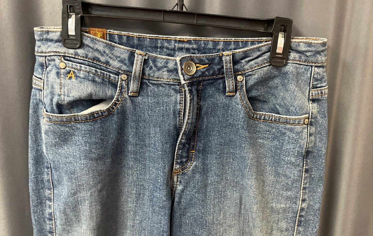 Wrangler Aura Women's Blue Medium Wash Straight Leg Jeans WUT74TM Sz 6 Short