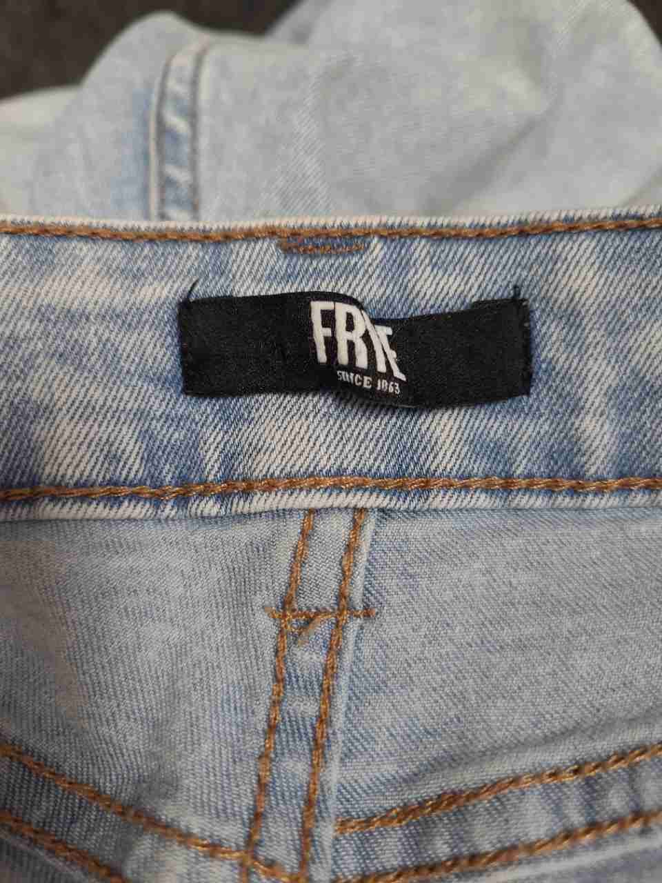 Frye Women's Light Wash High Rise Straight Leg Stretch Denim Jeans Sz 12/31