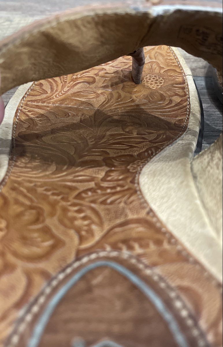 Ariat Brown Tooled Leather Flip Flop Thong Sandals Women's Size 8.5B
