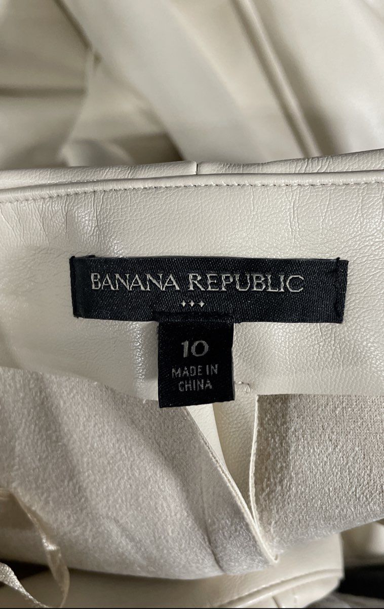 Banana Republic Women's Cream Genuine Leather Button Panelled Skirt Size 10