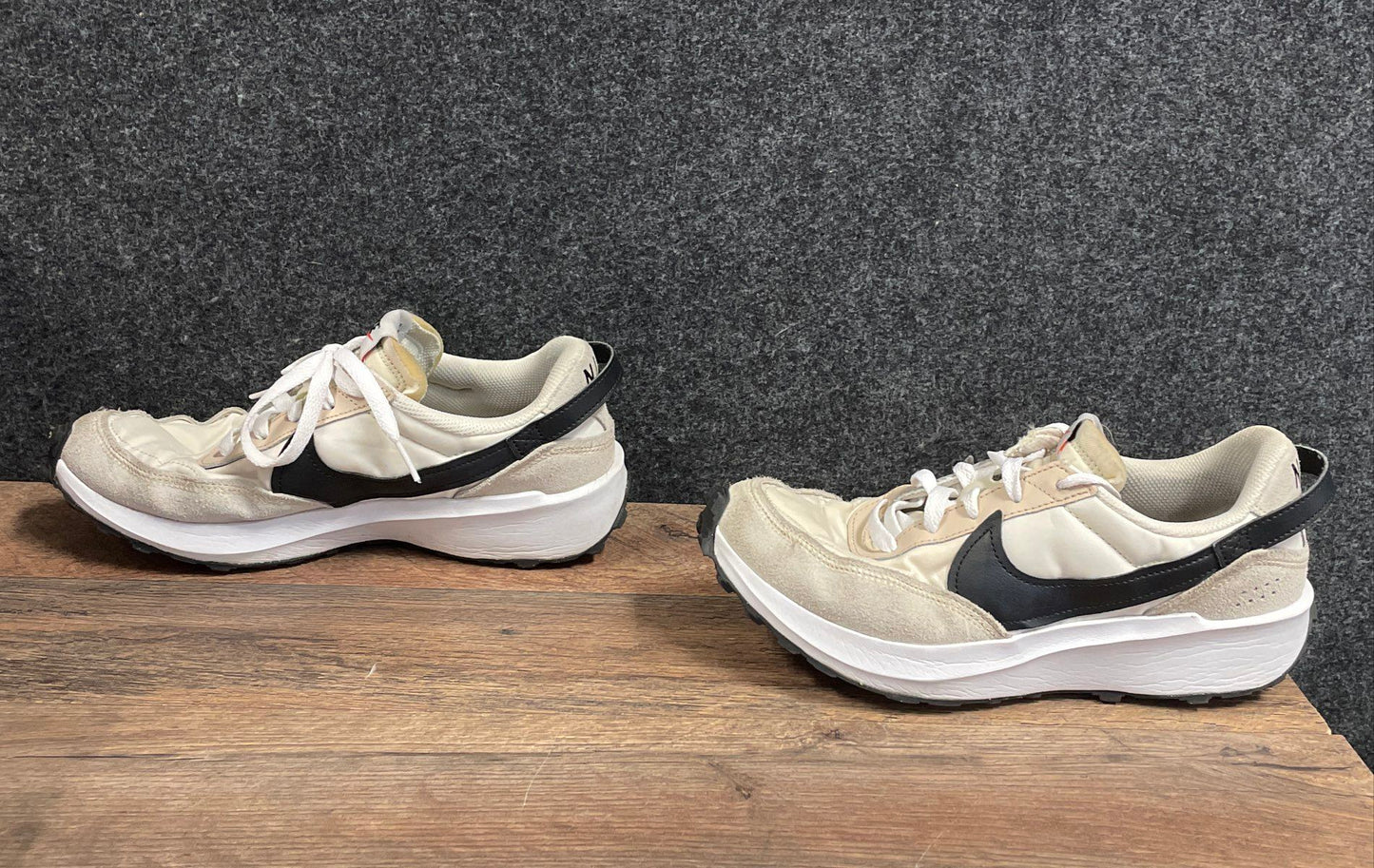 Nike Waffle Debut White Black Women's Running Lifestyle Sneakers Size 8.5