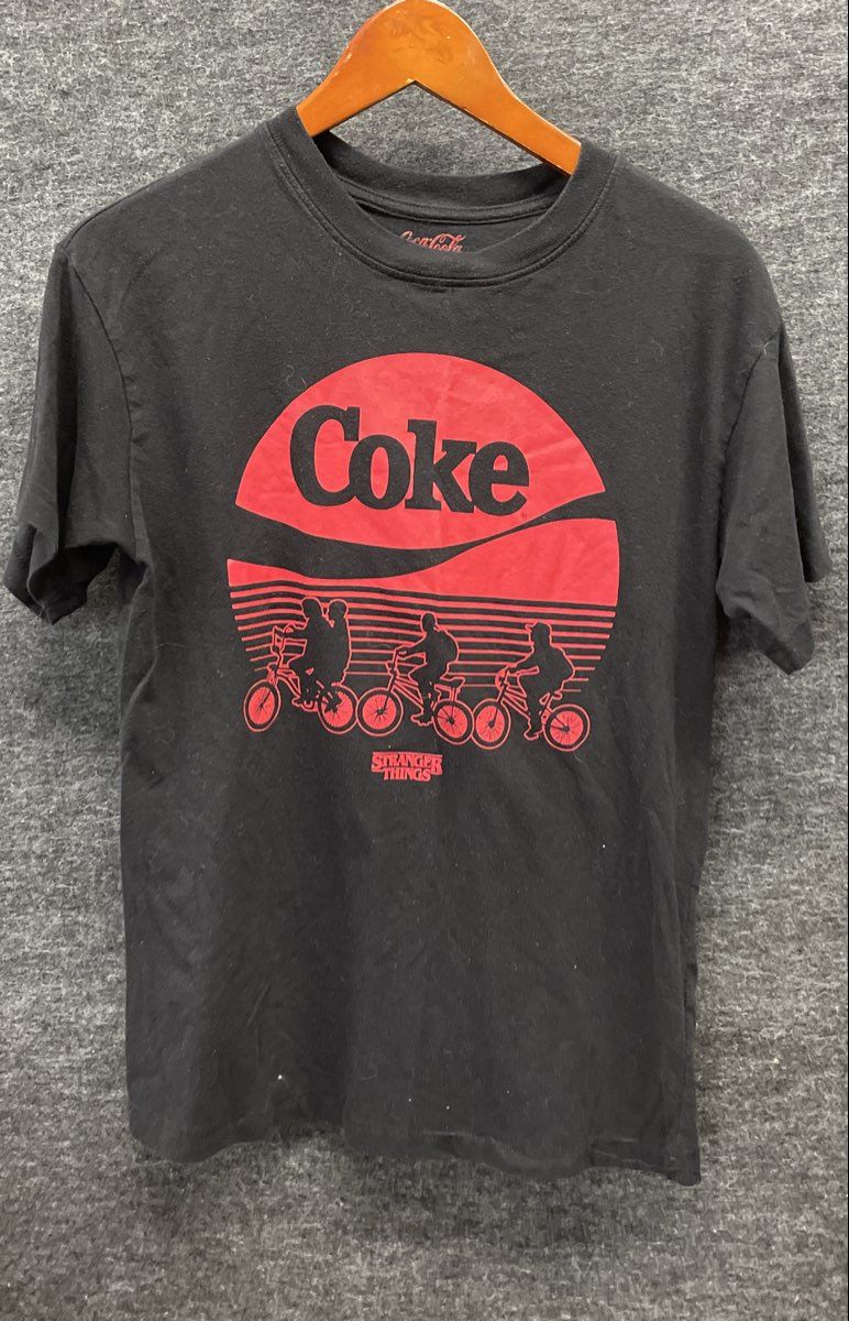 Netflix Stranger Things Coca-Cola Men's Black Red Graphic T-shirt Size XS