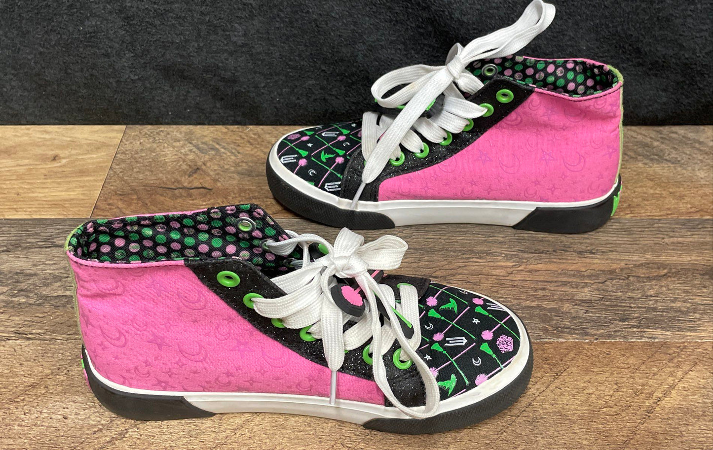 Ground Up Wicked Unlikely Friendship Pink Black High Top Sneakers Youth Size 3