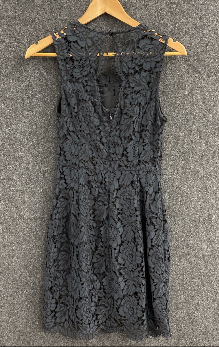 Banana Republic Women's Navy Blue Floral Lace Sleeveless Sheath Dress Sz 0 NWT