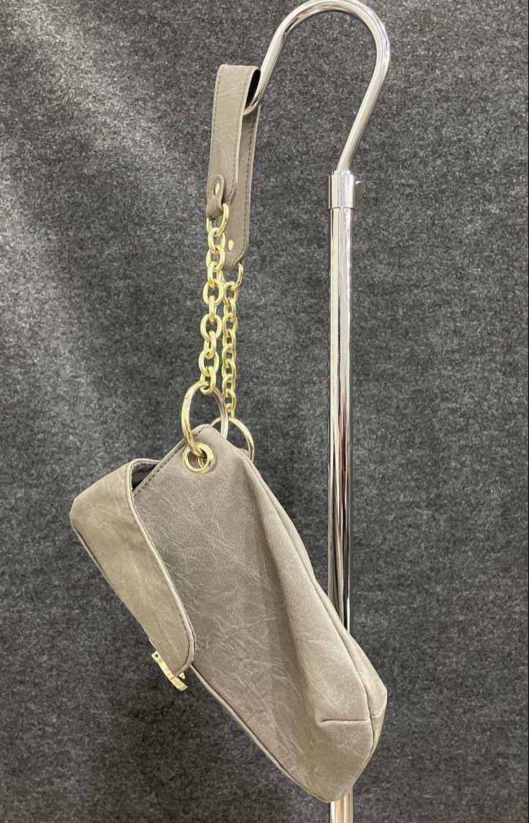 mark. Grey Leather Shoulder Bag Gold Tone Chain Strap Hobo Purse