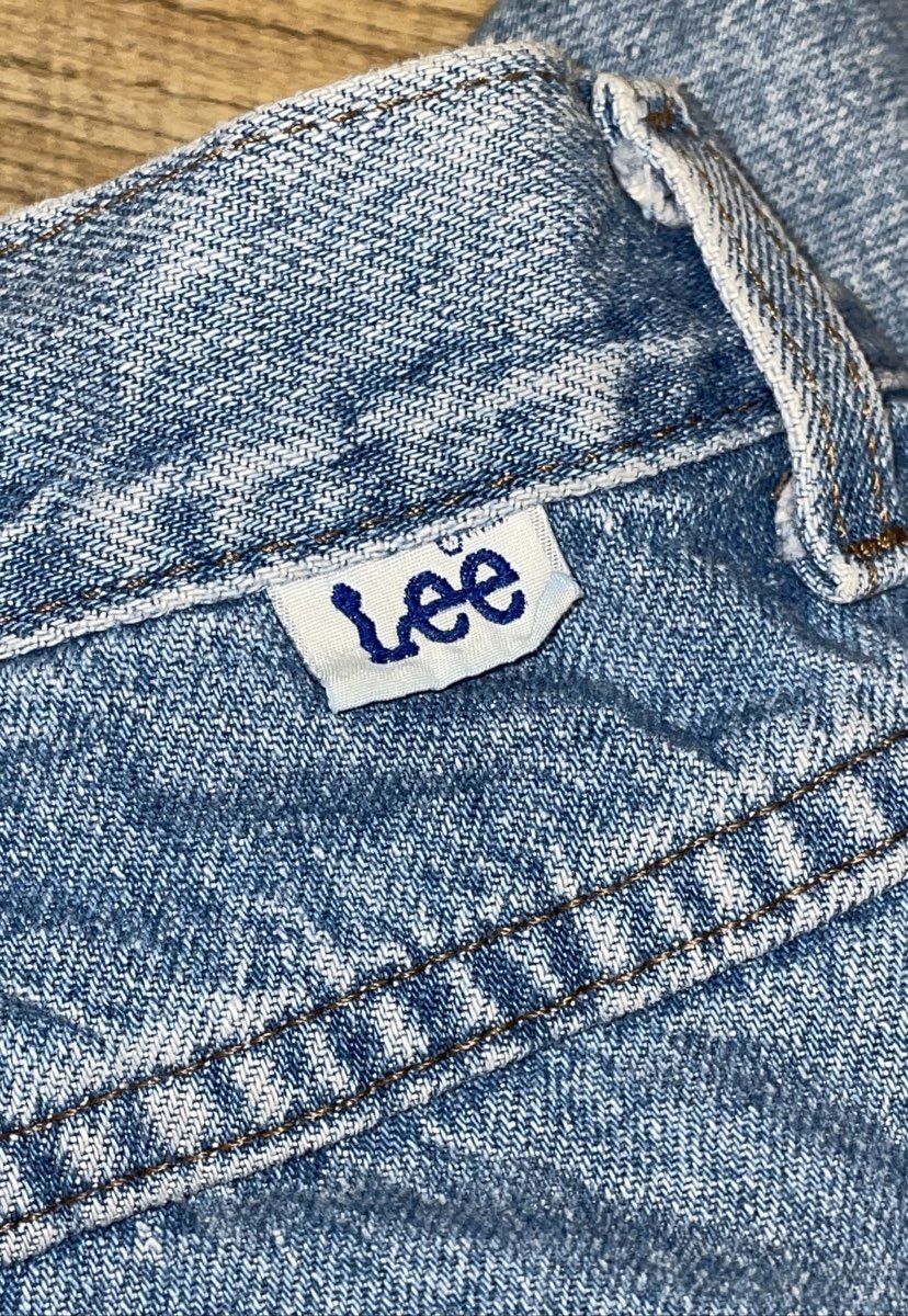 Vintage 90s Lee Women's Light Wash Pleated High Rise Mom Jeans Size 32