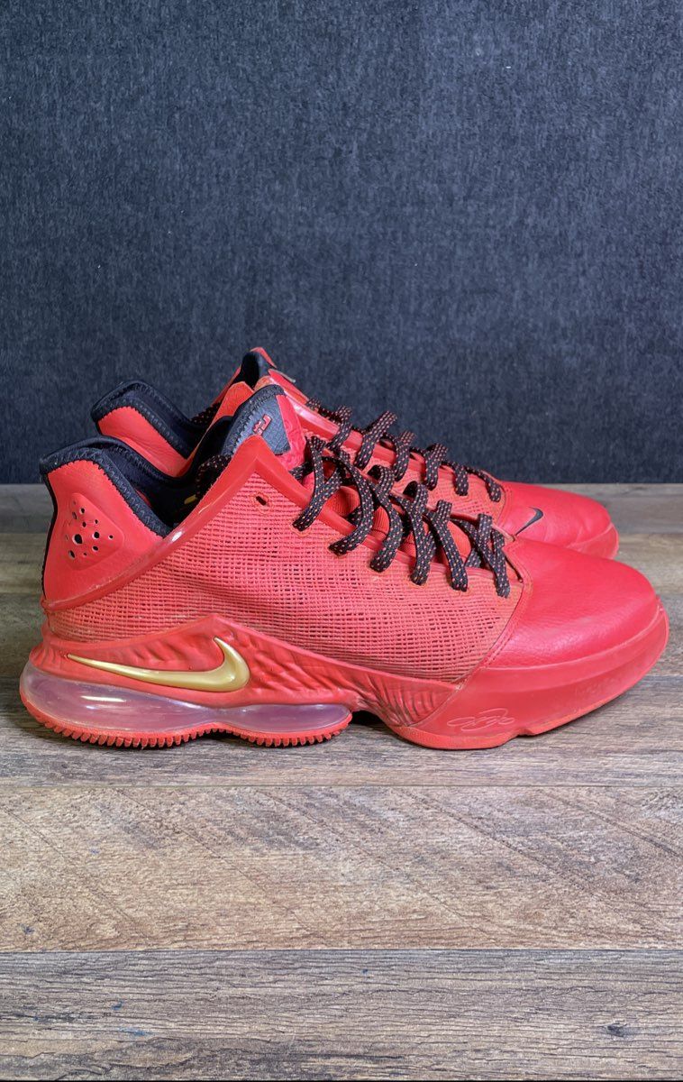 Nike LeBron 19 Low Light Crimson Basketball Sneakers Men's Size 11.5
