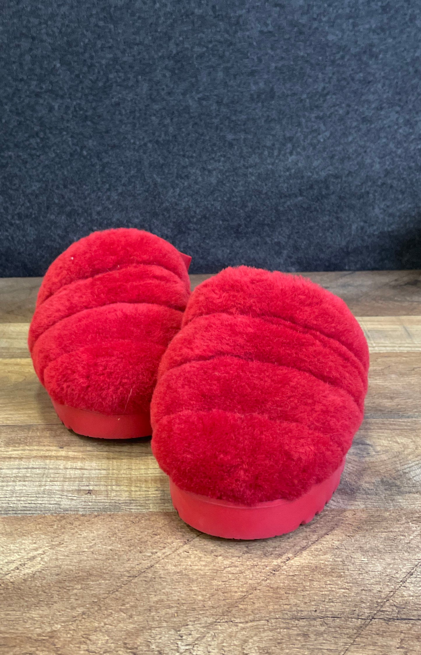 UGG Women's Fluff Yeah Slide Red Sheepskin Slipper Sandal Size 5
