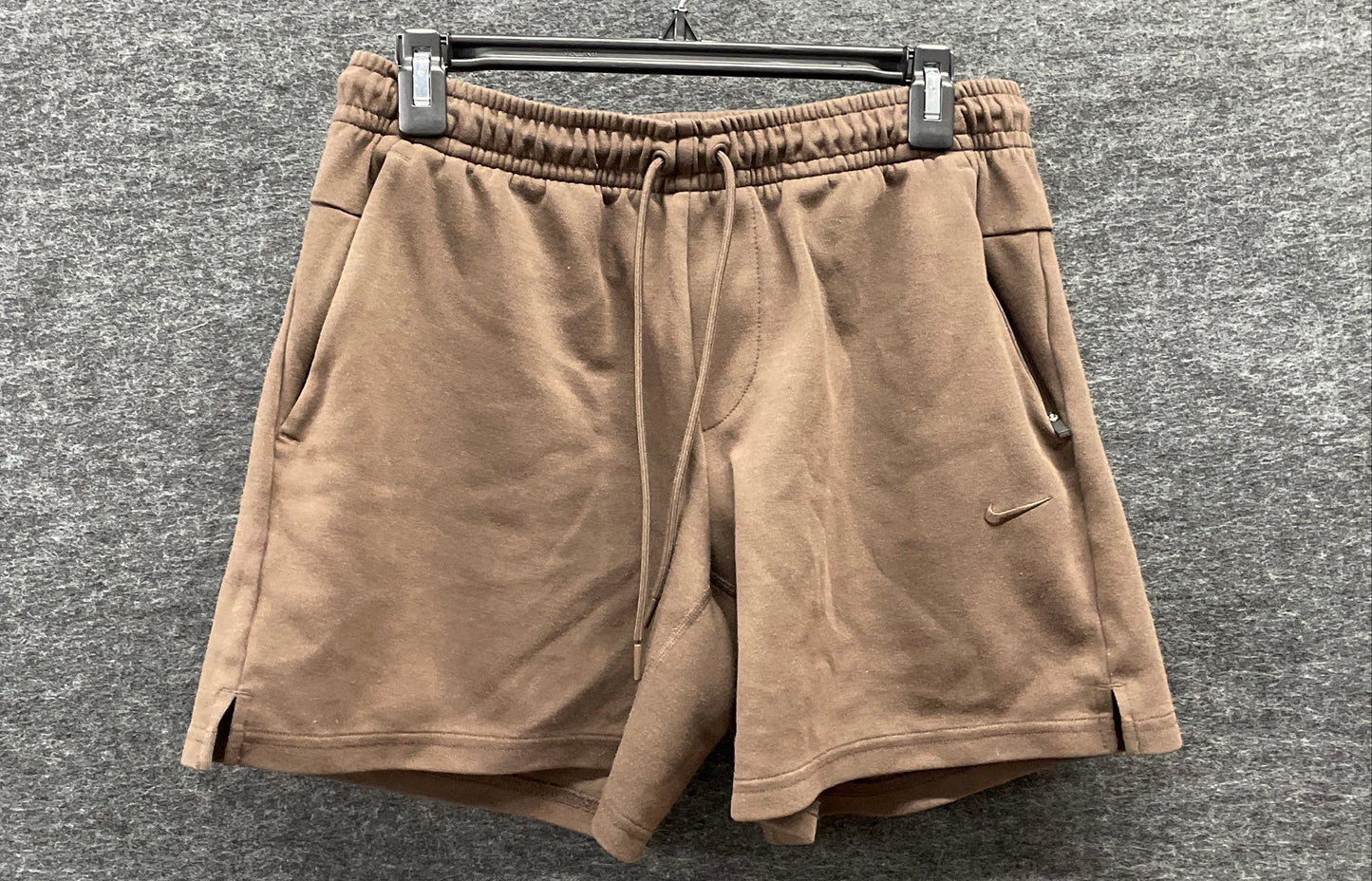 Nike Men's Brown Dri-FIT Training Shorts Elastic Waist Drawstring Pockets Sz M