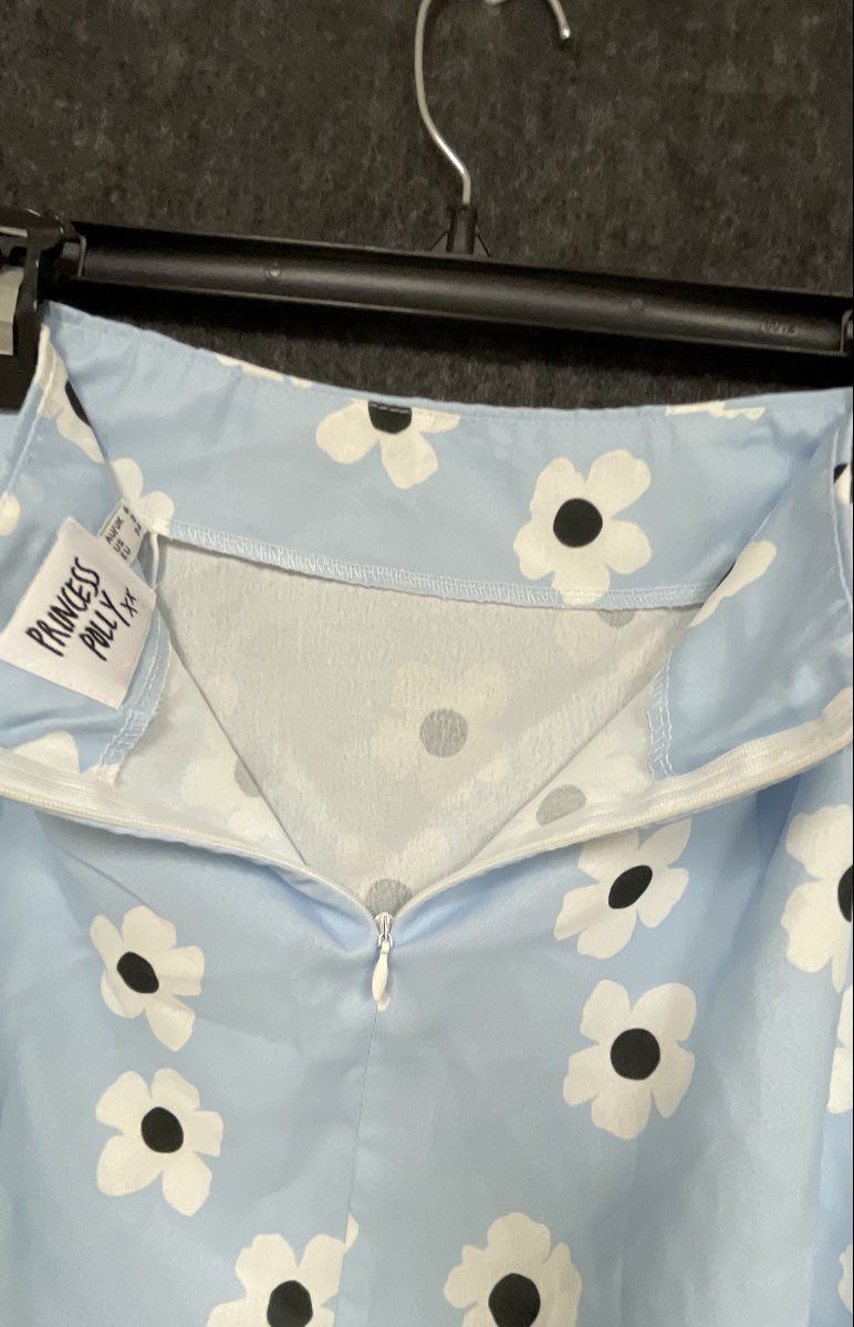 Princess Polly Women's Light Blue Daisy Floral Mini Skirt Sz 2