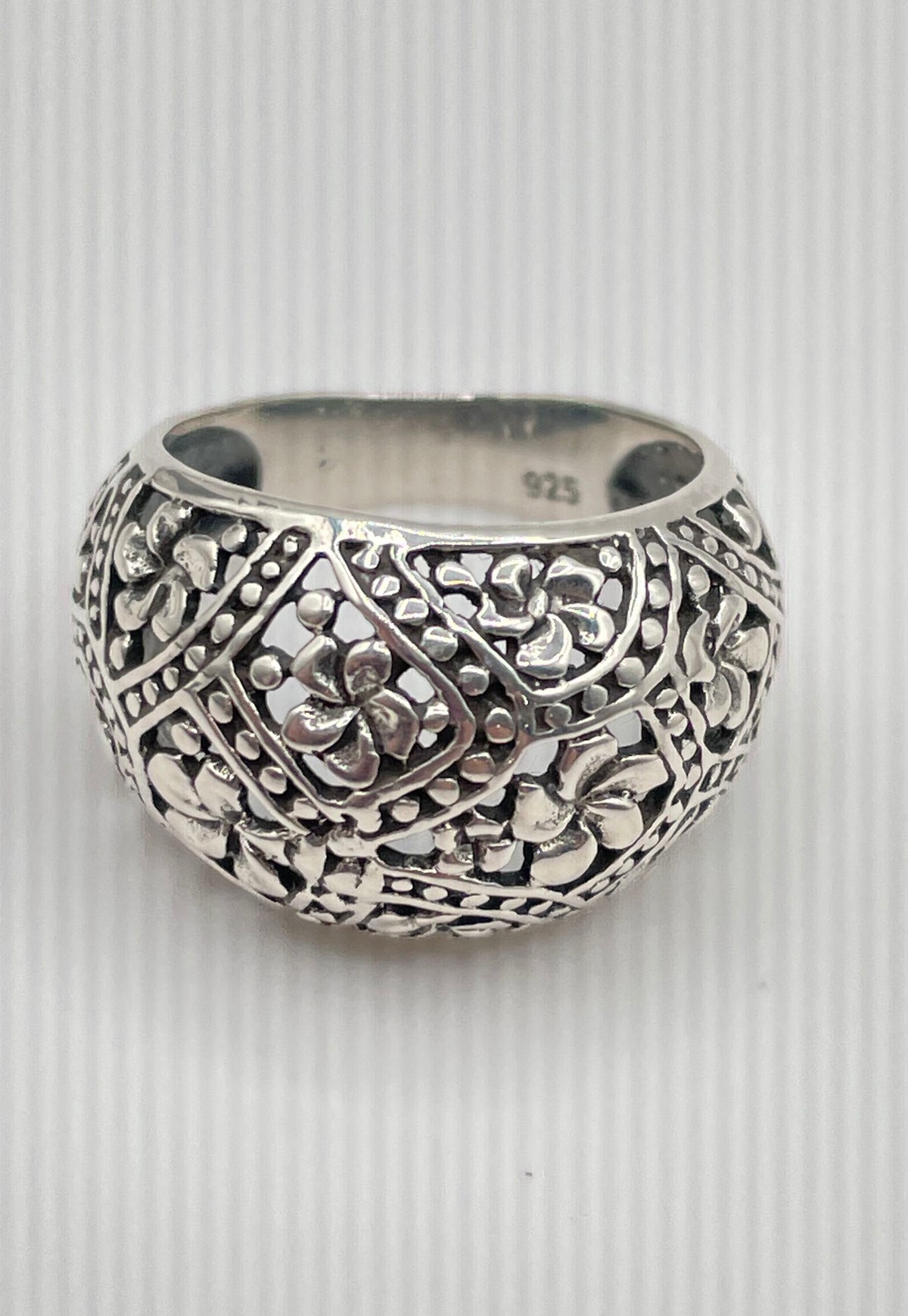 925 Sterling Silver Flower Filigree Dome Ring 4.7g