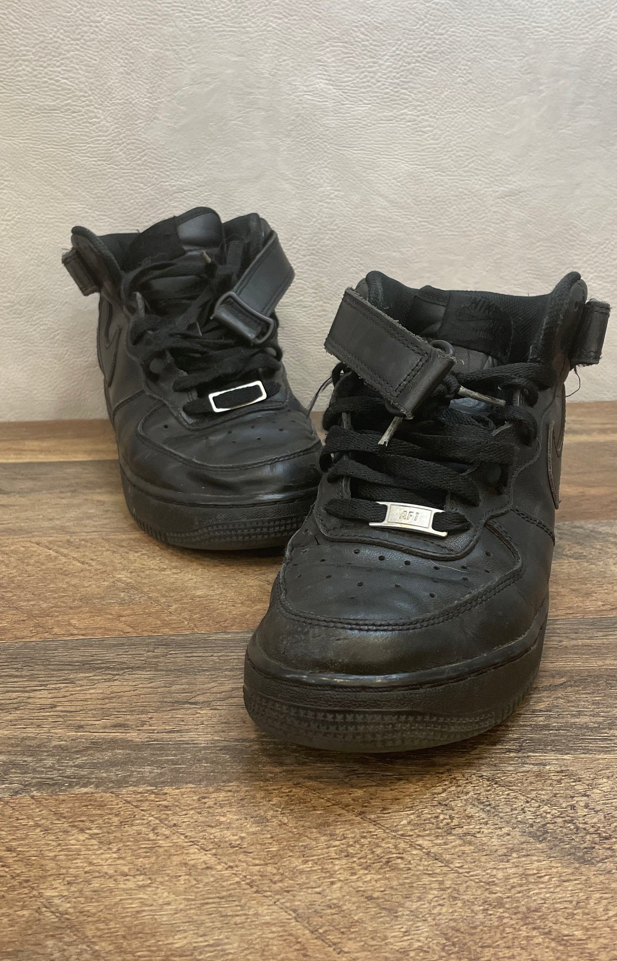 Nike Air Force 1 Mid '07 Triple Black Leather Sneakers Men's Size 8.5