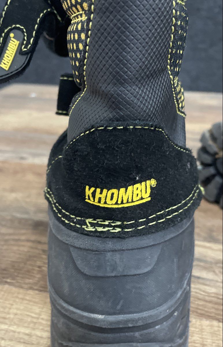 Khombu Snowbank Black Yellow Faux Fur Lined Duck Winter Snow Boots Size 6M