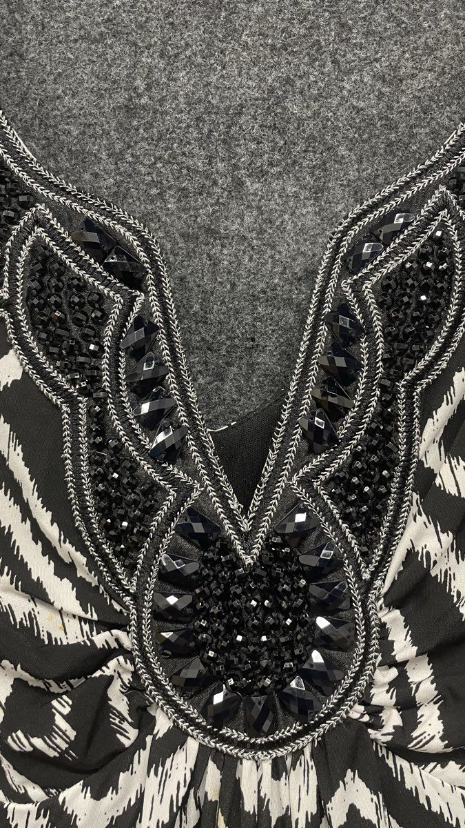 Ronni Nicole Women's Black White Geometric Embellished V-Neck Maxi Dress Sz 10