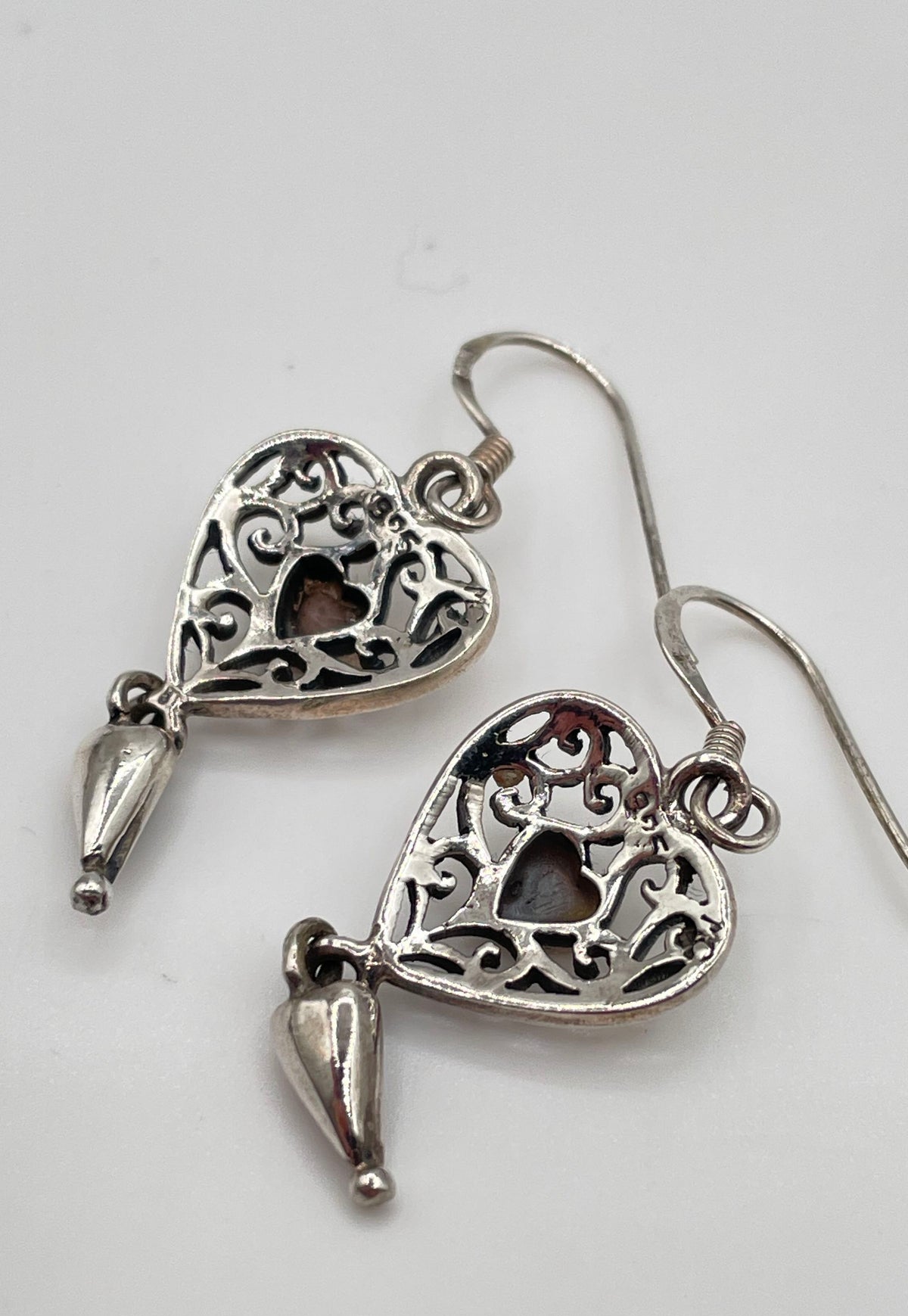 925 Sterling Silver Mother Of Pearl Openwork Filigree Heart Drop Earrings 3.8g