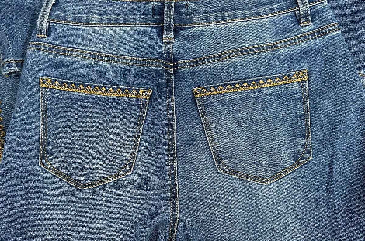 Curve Appeal Women's Blue Jeans Gold Embroidered Trim Side Seam Sz 4/27
