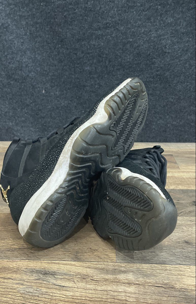 Air Jordan 11 Retro Heiress Black Metallic Gold Youth GS Size 6.5Y